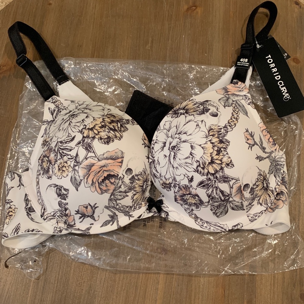 Brand new Torrid skull bra